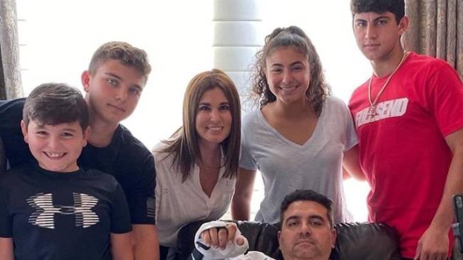Este lunes 28 de septiembre, Buddy Valastro publicó en su Instagram la fotografía de su convalescencia, junto con su familia.