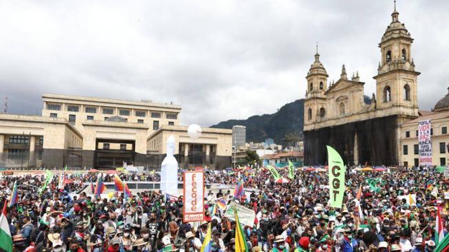 Minga indígena en la plaza de Bolívar el 21 de octubre de 2020.