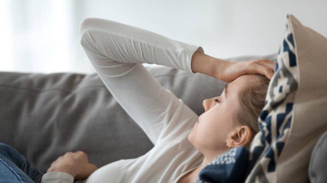 Los dolores de cabeza se pueden convertir en una 'constante' para los infectados por brucelosis. Recuerde consultar a un especialista médico para aliviar sus dolencias.