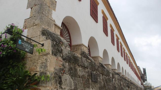 Gran parte del Museo Naval y el Claustro de Los Jesuitas fueron edificados sobre las Murallas de Cartagena.