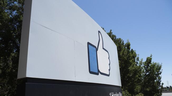 El miércoles, Facebook Inc. fue demandado por funcionarios antimonopolio de Estados Unidos y una coalición de Estados que quieren deshacer sus adquisiciones de Instagram y WhatsApp.