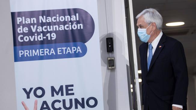 El presidente de Chile, Sebastián Piñera, llegó este jueves al Hospital Metropolitano para supervisar la primera jornada de vacunación contra la covid-19, en Santiago (Chile).