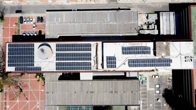 Estos son los paneles solares instalados en el Ministerio de Minas.