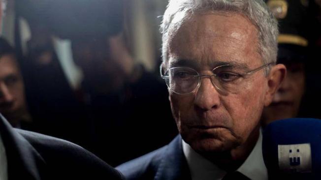 El expresidente Álvaro Uribe enfrentó un proceso en la Corte Suprema de Justicia, que pasó a la Fiscalía tras su renuncia al Senado.