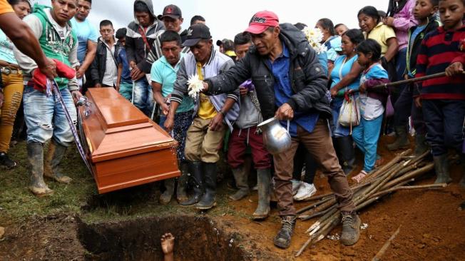 En el corregimiento Pueblo Nuevo de Caldono  se realizó el sepelio de José Hubert Tumbo, uno de los jóvenes indígenas asesinados en Argelia, Cauca esta semana.