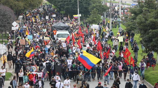 Bogota abril 28 de 2021.  Paro Nacional en los héroes así transcurren las movilizaciones y protestas en Colombia.  Foto: MIlton Diaz / El Tiempo