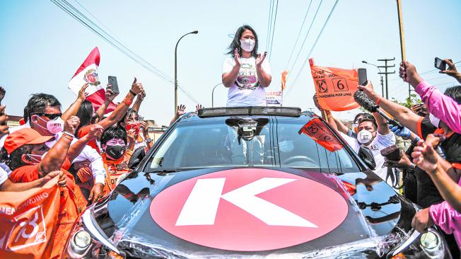 La candidata de Fuerza Popular, Keiko Fujimori, ha mantenido una activa campaña por le país, pese al covid.