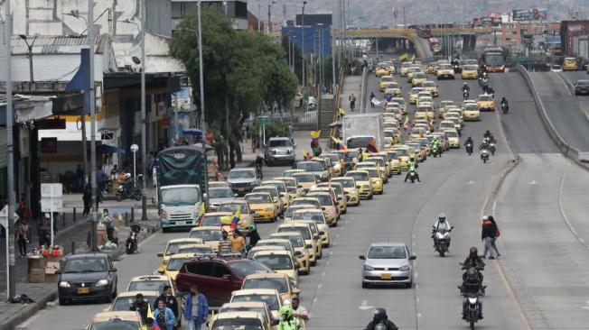 Paro de taxistas en Bogotá, en la Carrera 30 con 19.