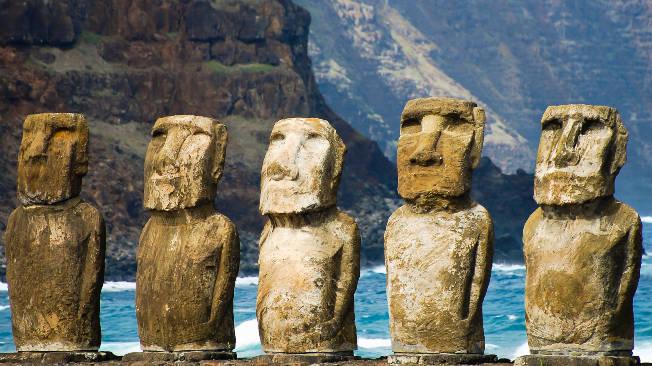 Arqueólogos del Easter Island Statue Project descubrieron los cuerpos de los moáis.