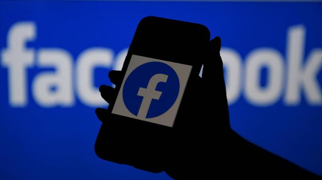 La CE examinará en detalle si la posición de Facebook en las redes sociales y la publicidad en línea le posibilita perjudicar la competencia en mercados vecinos