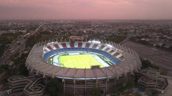 El estadio Metropolitano Roberto Meléndez estrena luminarias.