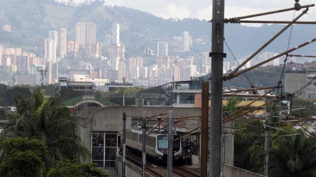 Metro de Medellín restableció su servicio tras daño en la catenaria