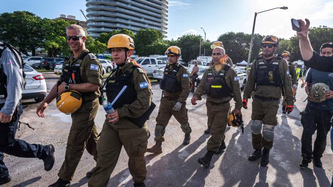 Un grupo de10 rescatistas de Israel llegó este domingo a Surfside (Florida, EE. UU.) para colaborar con las labores de rescate.
