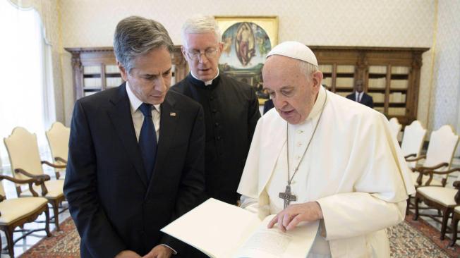 El secretario de Estado también se reunió con el Papa Francisco, en El Vaticano.