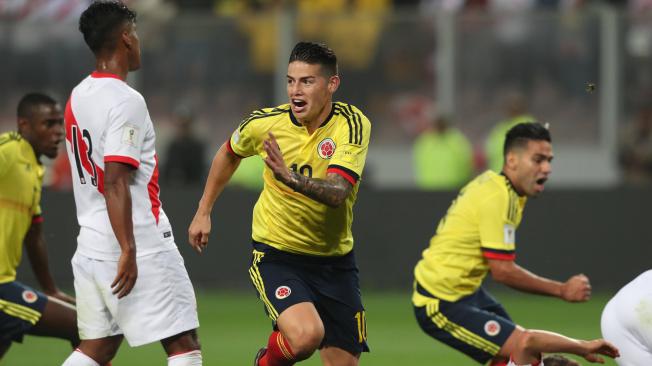 James Rodríguez celebra su gol contra Perú, en la eliminatoria para el Mundial de Rusia 2018.