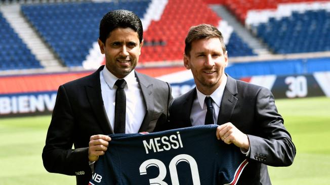 Lionel Messi y Nasser Al-Khelaifi , presidente del PSG.
