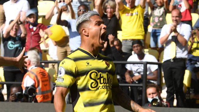 Juan Camilo 'Cucho' Hernández celebra su primer gol en la Premier League.