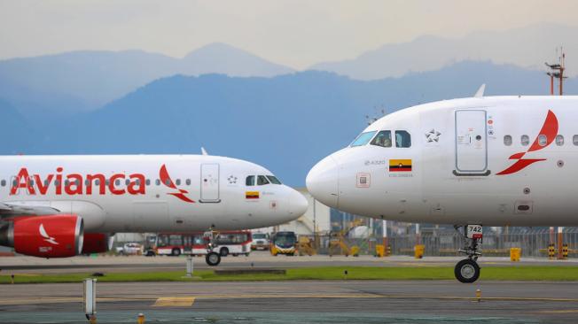 El Dorado es el primer aeropuerto de Latinoamérica en volumen de carga y el tercer aeropuerto más importante de América Latina en volumen de pasajeros, después del Aeropuerto Internacional de la Ciudad de México y el Aeropuerto Internacional de São Paulo-Guarulhos.