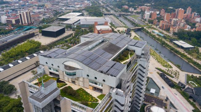 EPM instaló paneles solares en el 'edificio inteligente'