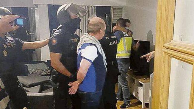 Hugo el 'Pollo' Carvajal fue detenido por la Policía española y la DEA.