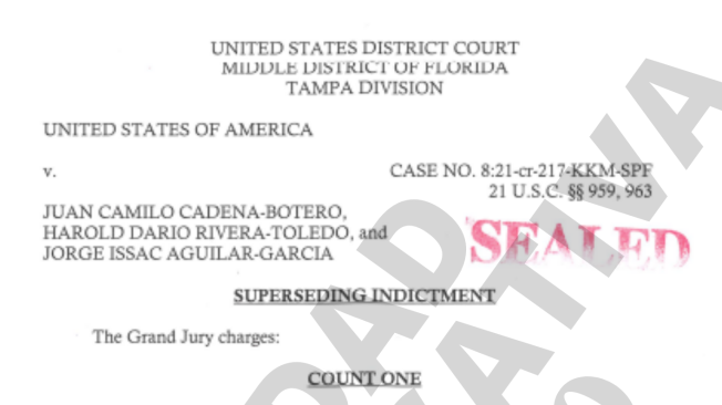 Este es el indicment abierto en una corte de Tampa contra el piloto de la narcoavioneta, su ayudante y el expolicía implicado.