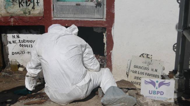 La Unidad de Búsqueda adelantó su mayor acción humanitaria en el cementerio de Puerto Berrío, Antioquia.