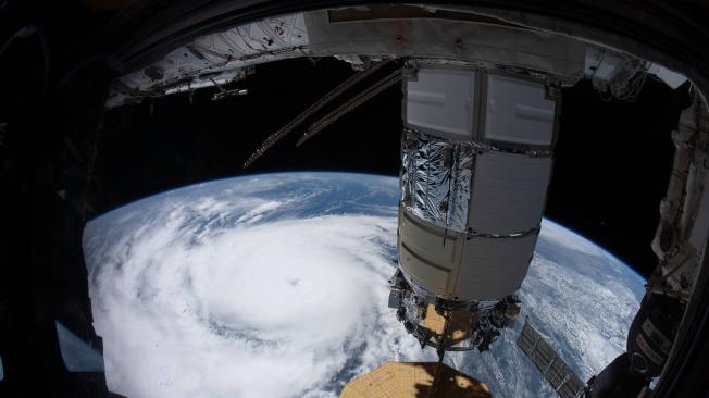 Huracán Ida pasando por el Golfo de México. Vista desde la Estación Espacial Internacional