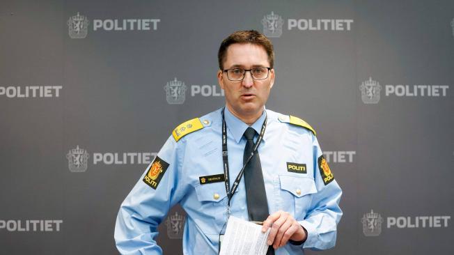 Ole Bredrup Sæverud, jefe de policía de Noruega, entregó este jueves detalles del autor del crimen.