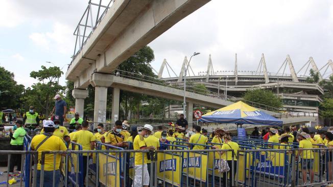 Así lucían los ingresos en el sector suroriental del estadio Metropolitano.