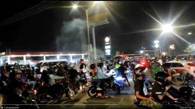 El sector de Sameco, uno de los más concurridos por motociclistas durante la noche del viernes 29 de octubre.