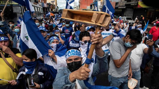 Miles de exiliados en Costa Rica protestaron contra los comicios en Nicaragua.