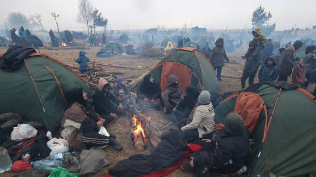 Los solicitantes de asilo, refugiados y migrantes de Oriente Medio llegaron a el puesto de control bielorruso-polaco de Bruzgi-Kuznica con el objetivo de cruzar la frontera.
