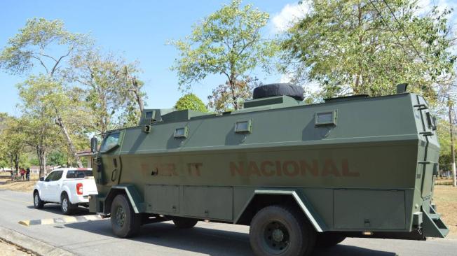 Vehículos blindados del Ejército en Arauca