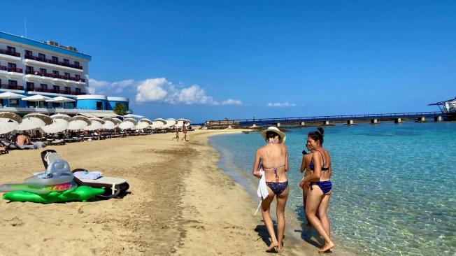 Chipre ha sido un importante y apetecido destino turístico, principalmente para los europeos. Cuenta con una amplia oferta hotelera con opciones para todos los bolsillos. En la foto, Hotel Concorde Luxury Resort.