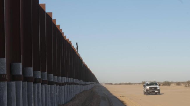 Este es el muro en la frontera entre México y Estados Unidos que intentaba cruzar Juan Carlos.
