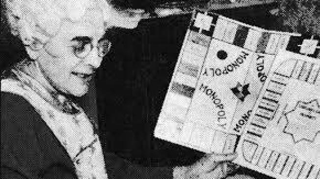 Magie hizo dos manuales de reglas para su juego, uno en el que estaba a favor del monopolio y otro en su contra.