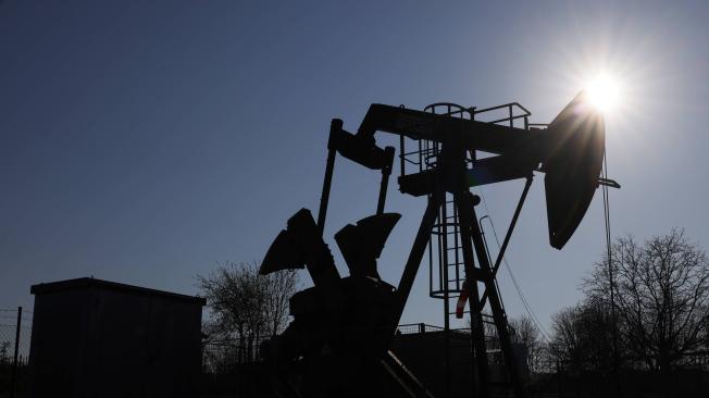 El precio del petróleo ha subido y está volátil por el conflicto entre Ucrania y Rusia.