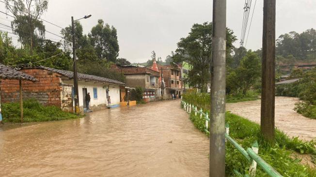 Casco urbano del municipio de Don Matías inundado.