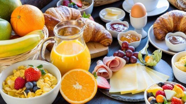 Un desayuno debe saludable para que no solo tenga energía durante el día sino un buen estado de salud.