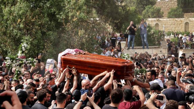 Funeral de periodista de Al Jazeera asesinada.