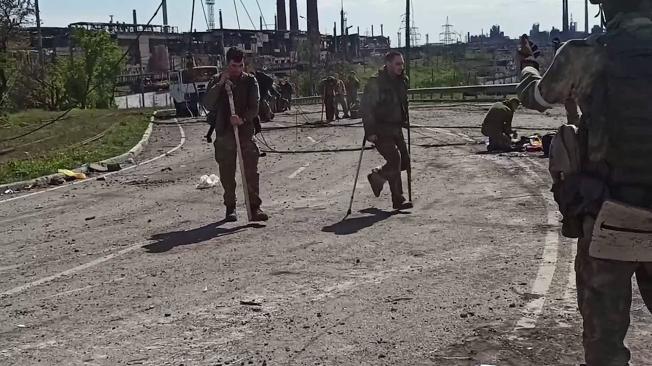 Soldados ucranianos que salieron de Azovstal.
