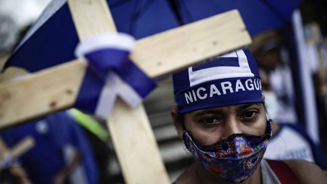 Migrantes nicaragüenses en Costa Rica protestan en contra del gobierno de Daniel Ortega.
