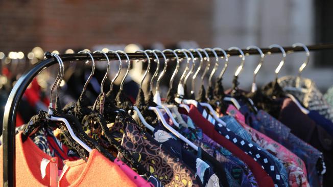 El negocio de la ropa usada está tomando cada vez más fuerza.