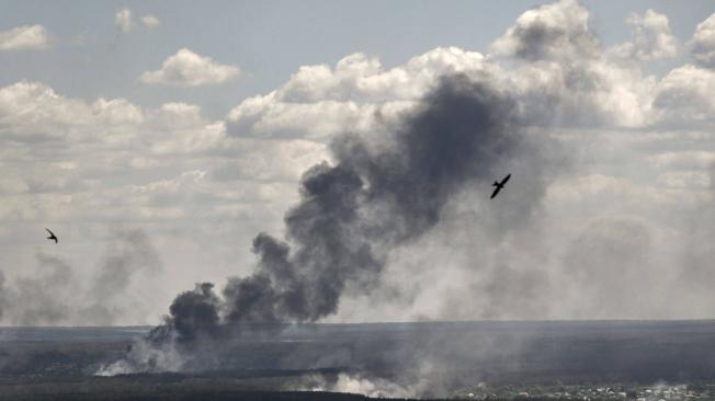 Bombardeos en la ciudad de Severodonetsk durante los combates entre las tropas ucranianas y rusas en la región oriental ucraniana de Donbás el 7 de junio de 2022.