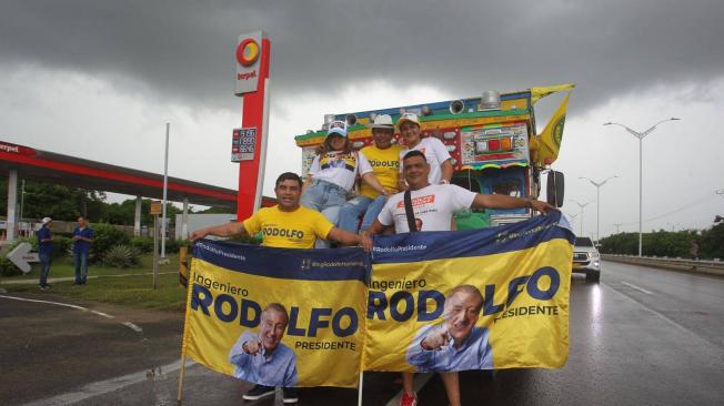 Seguidores en apoyo a Hernández en Barranquilla.