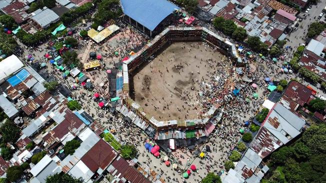 Vista aérea de la tragedia en las corralejas de El Espinal, Tolima.