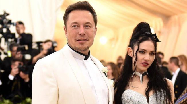Elon Musk y Grimes en el Met Gala 2018.