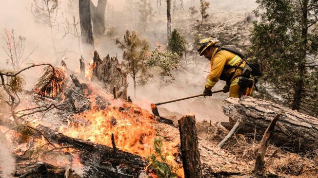 El incendio cerca del Parque Nacional de Yosemite se sigue extendiendo.