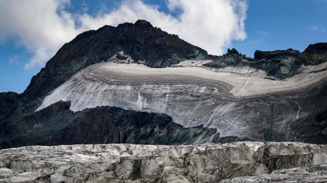 Según Andreas Linsbauer, glaciólogo de la Universidad de Zúrich, este verano ha sido "verdaderamente extremo" para los glaciares