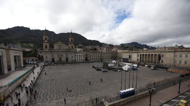 Continuan los preparativos para la ceremonia de cambio de mando presidencial en la Plaza de Bolívar. Bogotá 3 de agosto del 2022. foto MAURICIO MORENO EL TIEMPO CEET